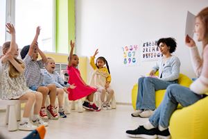 Las escuelas charter fomentan la perticipación colectiva de los niños